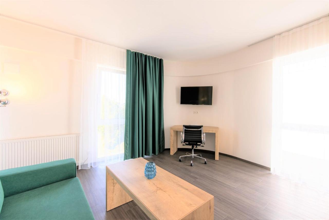 Luxstay Karben Neue Mitte - Self-Check-In Екстериор снимка