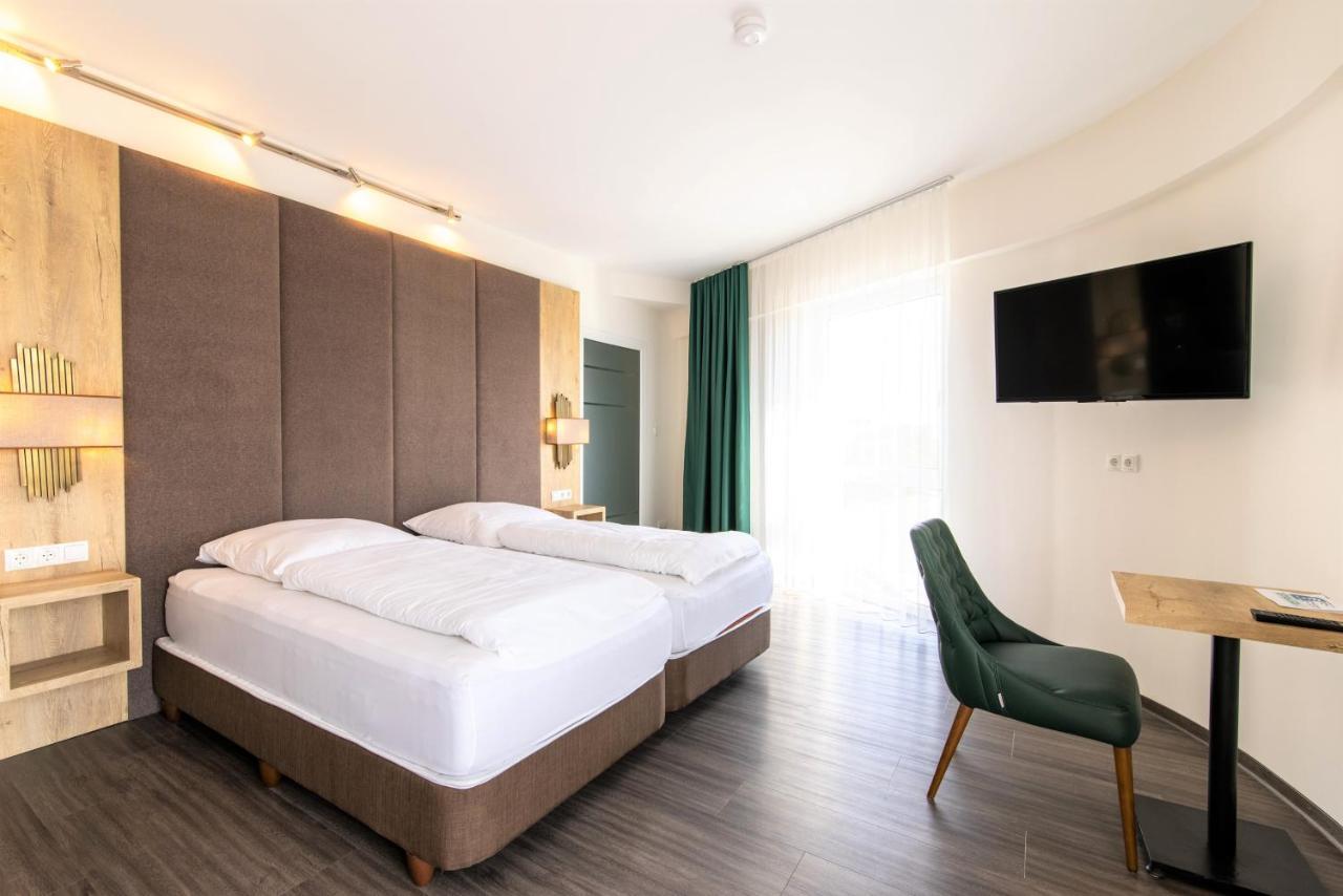 Luxstay Karben Neue Mitte - Self-Check-In Екстериор снимка
